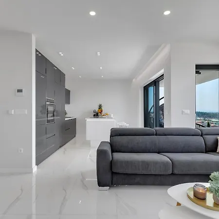 Apartment Luxury Seaview Dzenan