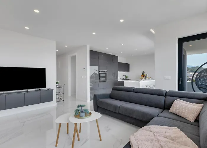 Luxury Seaview Dzenan Apartment *